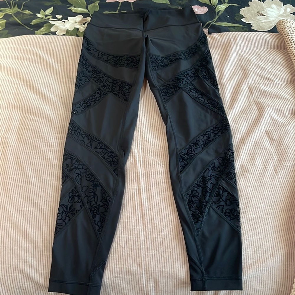 Lululemon Wunder Under mesh legging